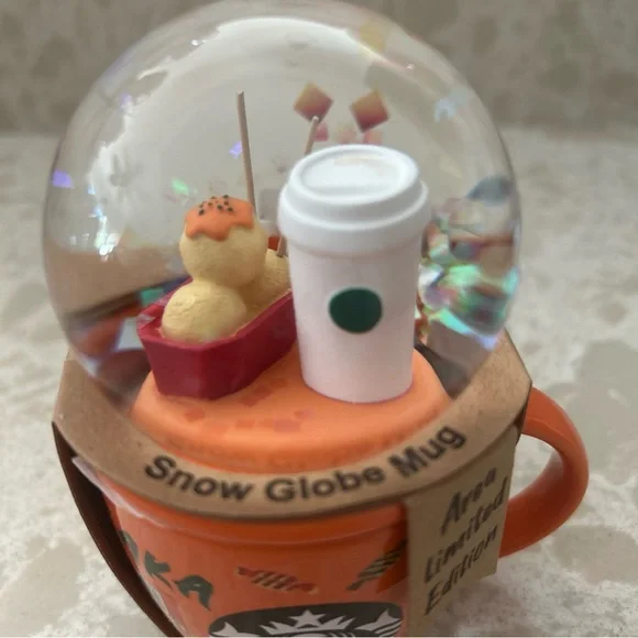 NEW Limited Edition Starbucks Osaka Japan Snow Globe Mug